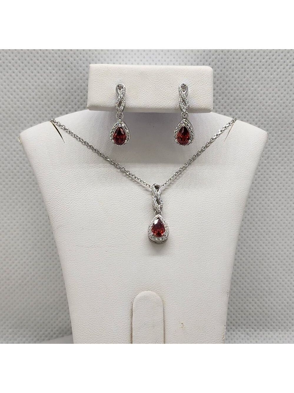 Brand New Sterling Silver 925 Inifinite Red Oval Gemstone 2pcs Set